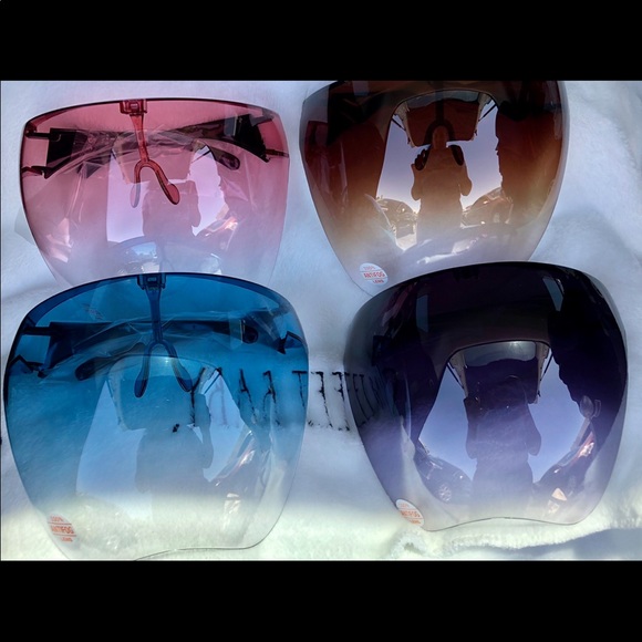 Colored shield - Picture 2 of 2